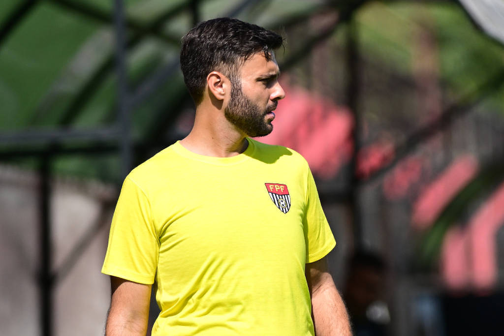 Padre exerce função de árbitro enquanto cumpre sua missão religiosa – 11/09/2025 – Esporte