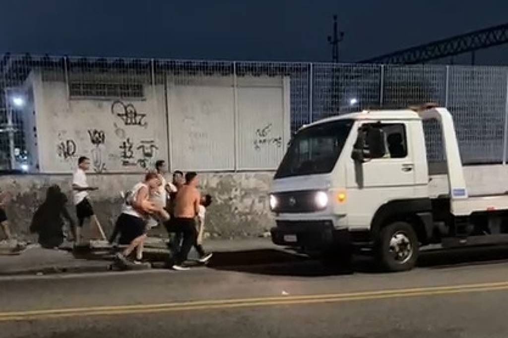 Conflito entre torcidas organizadas resulta em morte durante evento esportivo – 12/09/2025