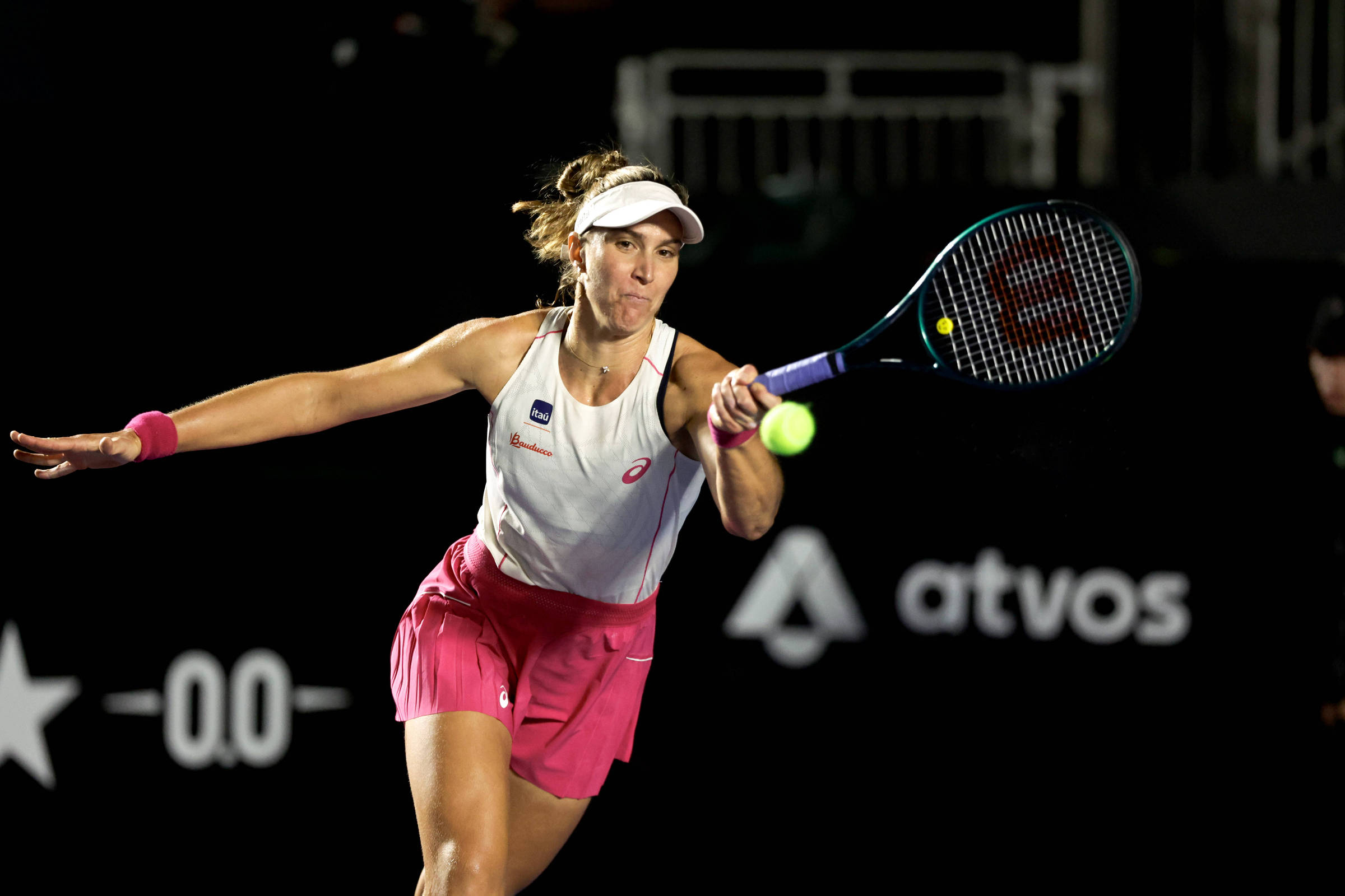 Bia Haddad é eliminada por Renata Zarazua nas quartas de final do SP Open