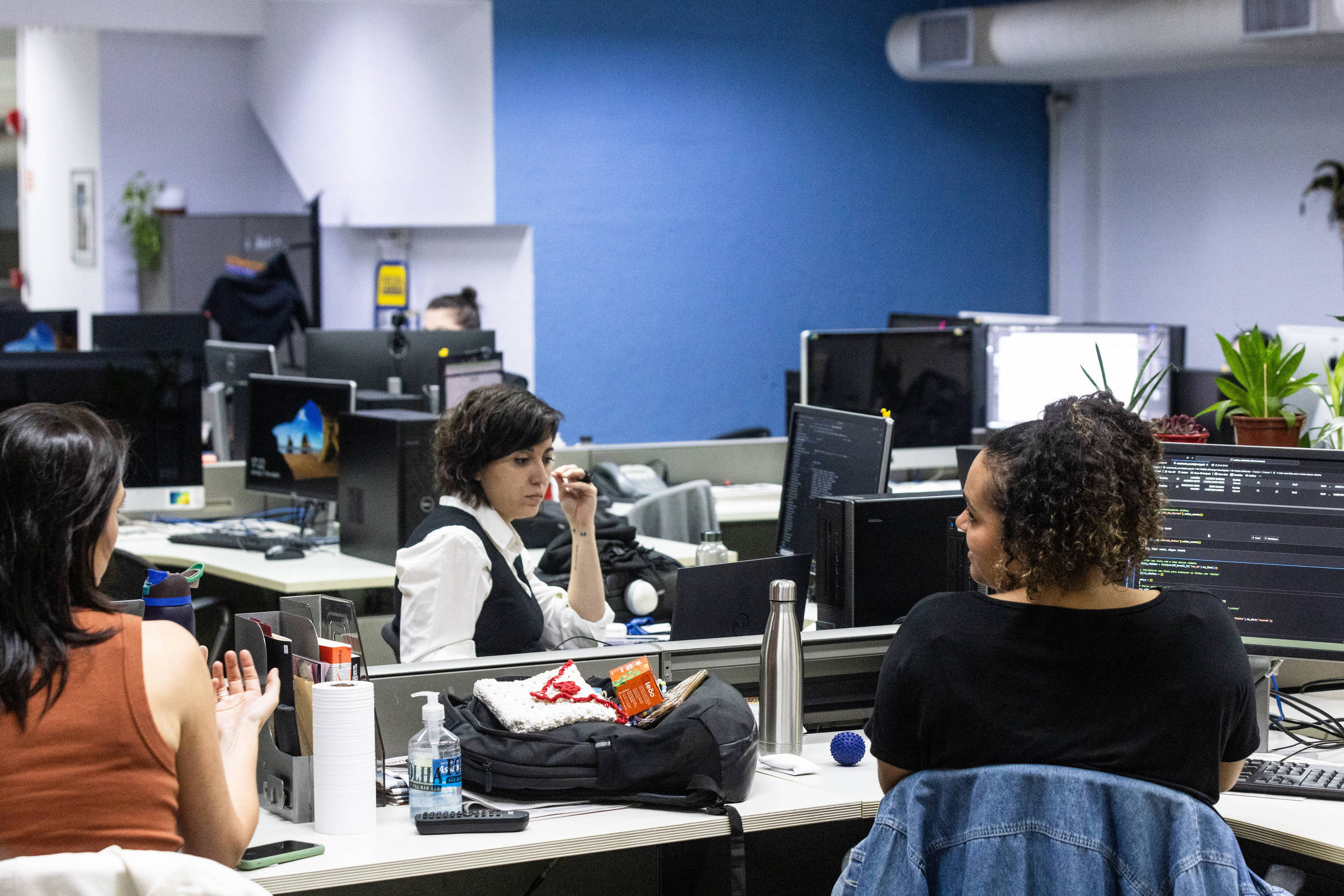 Jornalistas da Folha Recebem Prêmio Especialistas em Reconhecimento ao seu Trabalho na Política em 23 de Setembro de 2025