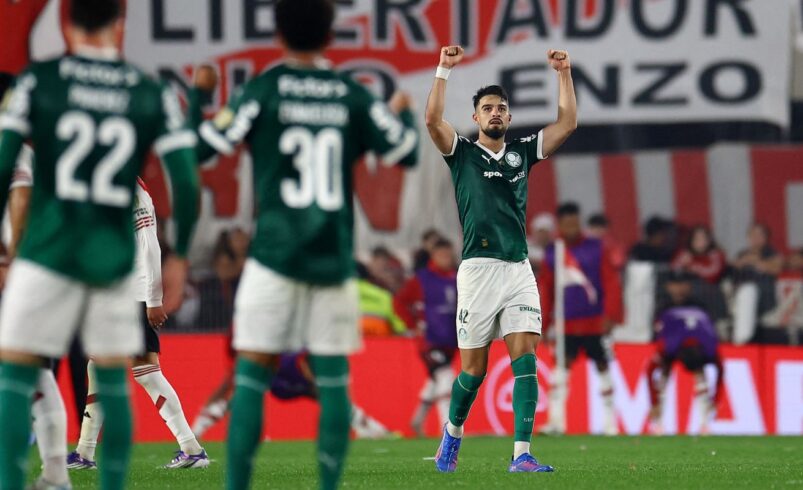 Palmeiras vence River Plate no Monumental de Núñez e supera pressão da partida