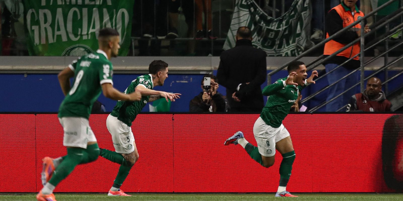 Palmeiras vence River Plate novamente e avança para a semifinal da Libertadores