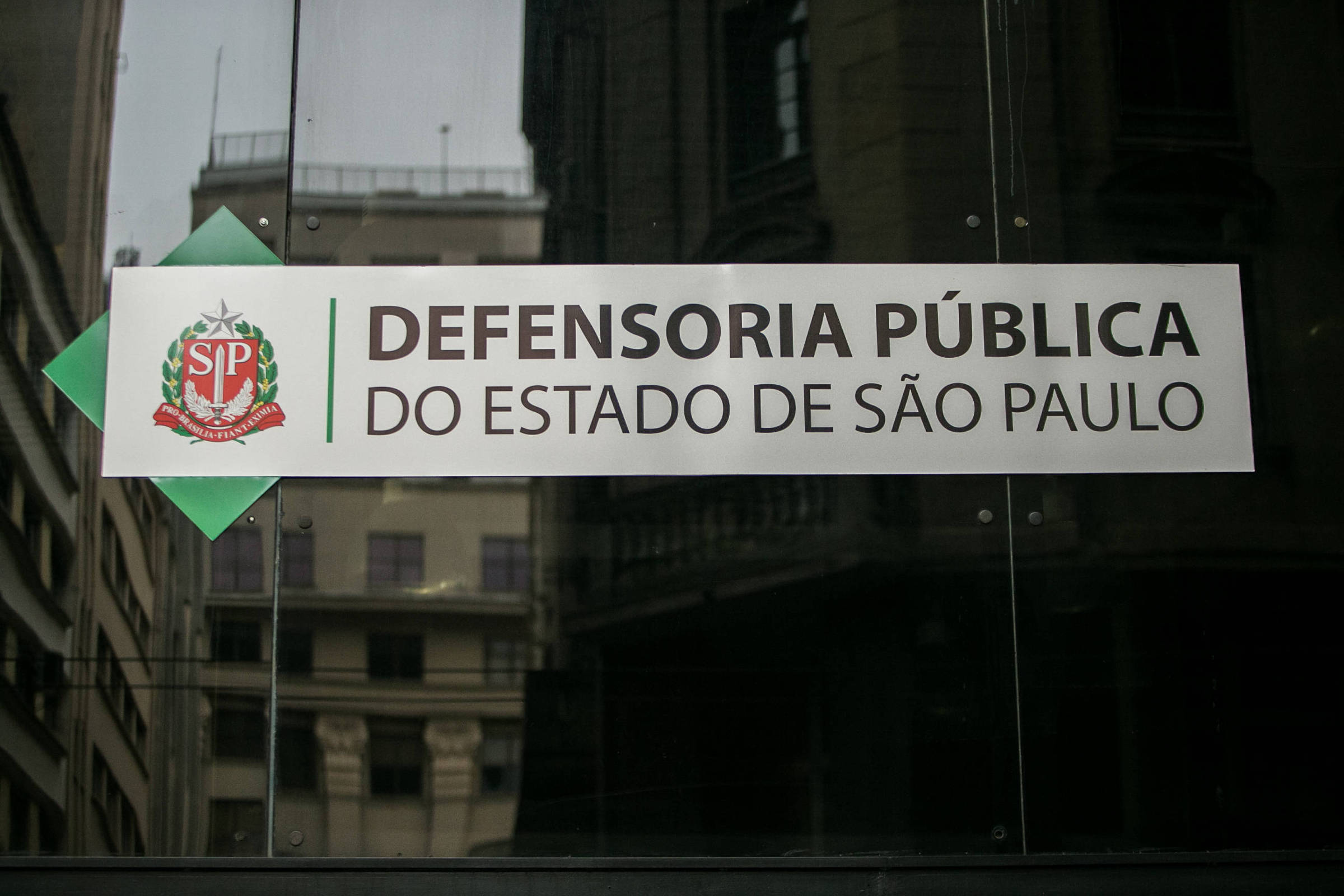 Defensores Públicos Demandam Urgência na Discussão sobre Penduricalhos em Brasília – 05/10/2025