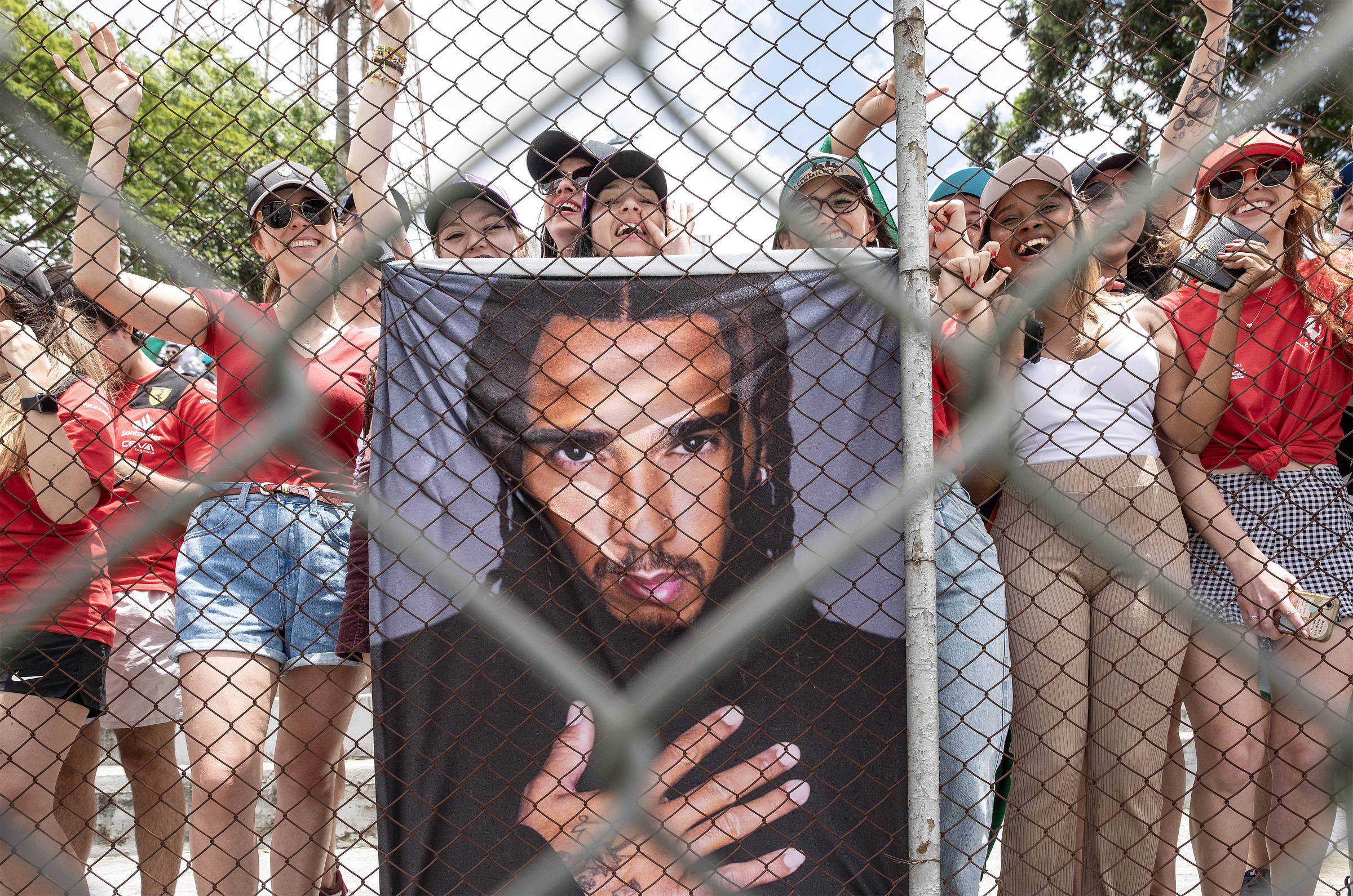 Aumento da Participação Feminina em Eventos Esportivos em São Paulo – 12/10/2025 – Mônica Bergamo