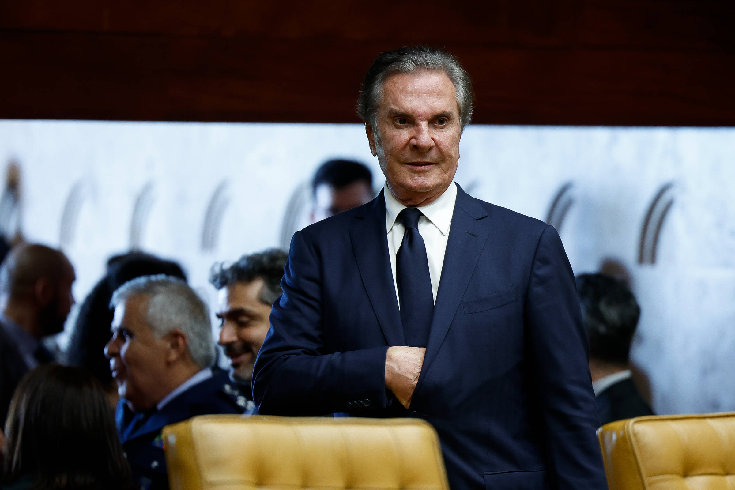 Moraes Sinaliza Possível Prisão de Collor por Desligamento de Tornozeleira Eletrônica – 17/10/2025 – Poder