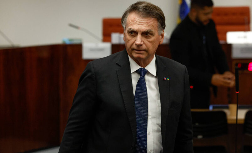 Redução de Penas Pode Resultar em Benefícios Menores para Jair Bolsonaro, 04 de Outubro de 2025 – Poder