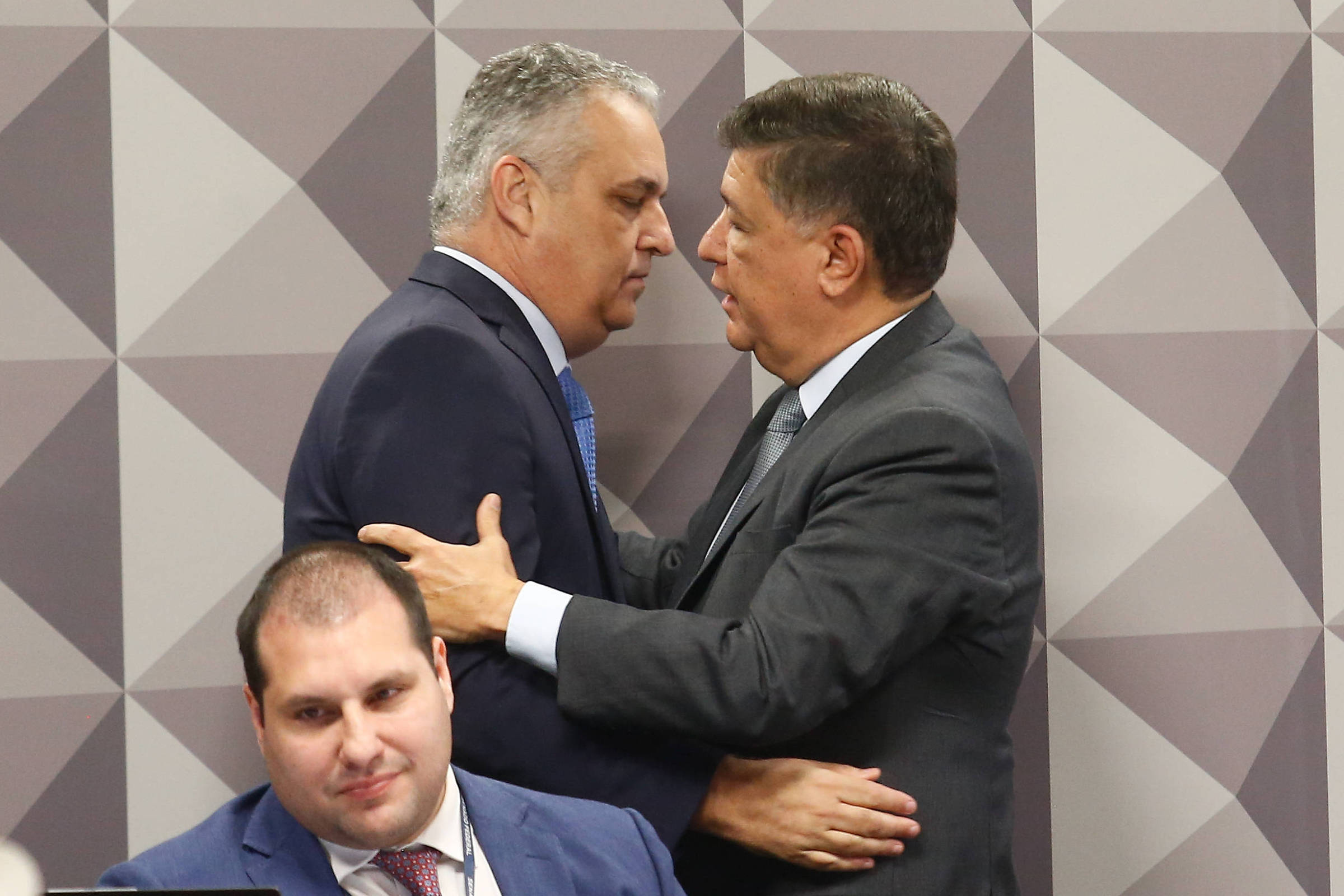 CPI do INSS Aumenta Atividade de Parlamentares nas Redes Sociais em Vista das Eleições de 2026 – 20/10/2025 – Poder