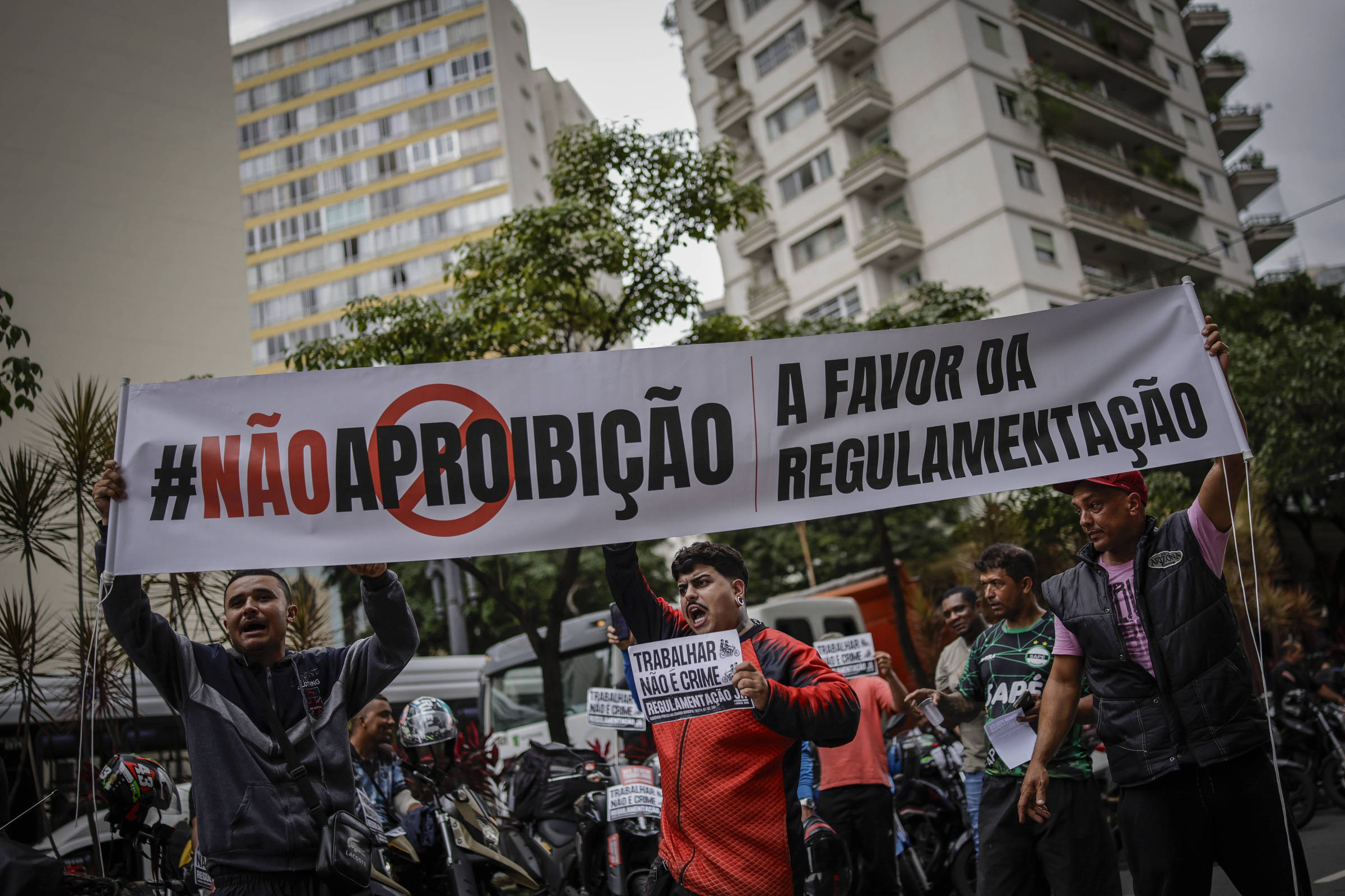 Lideranças Políticas Contestam Projeto que Pode Impedir Atuação de Mototáxis em [Cidade] – 30/09/2025