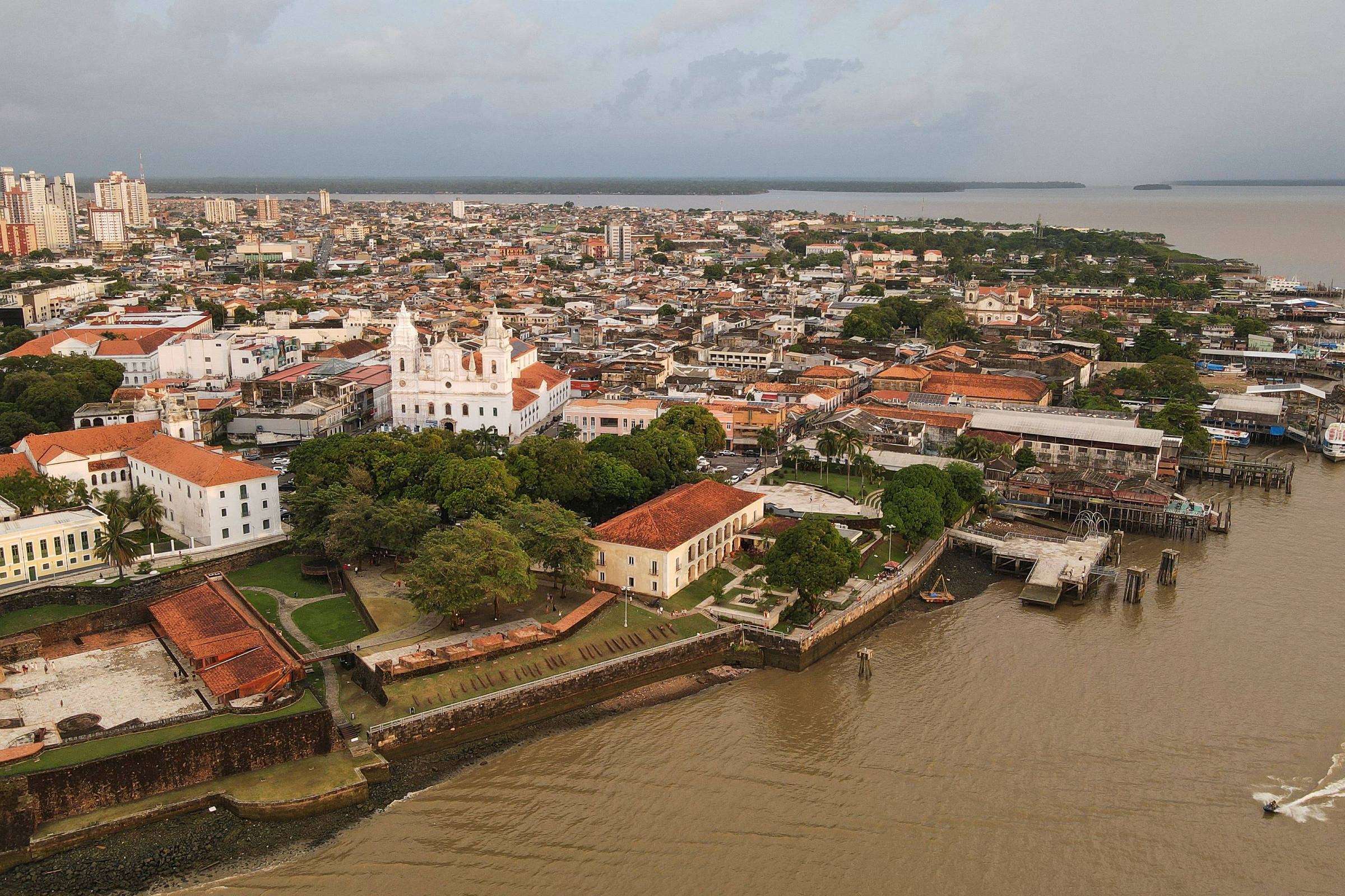 Impacto da Constituição nas Questões Climáticas: Análise de Conrado Hübner Mendes – 15/10/2025