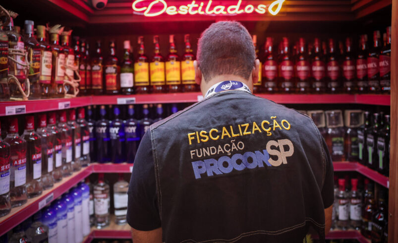 Pesquisa revela que 24% dos brasileiros aprovam consumo de bebidas adulteradas – 04/10/2025