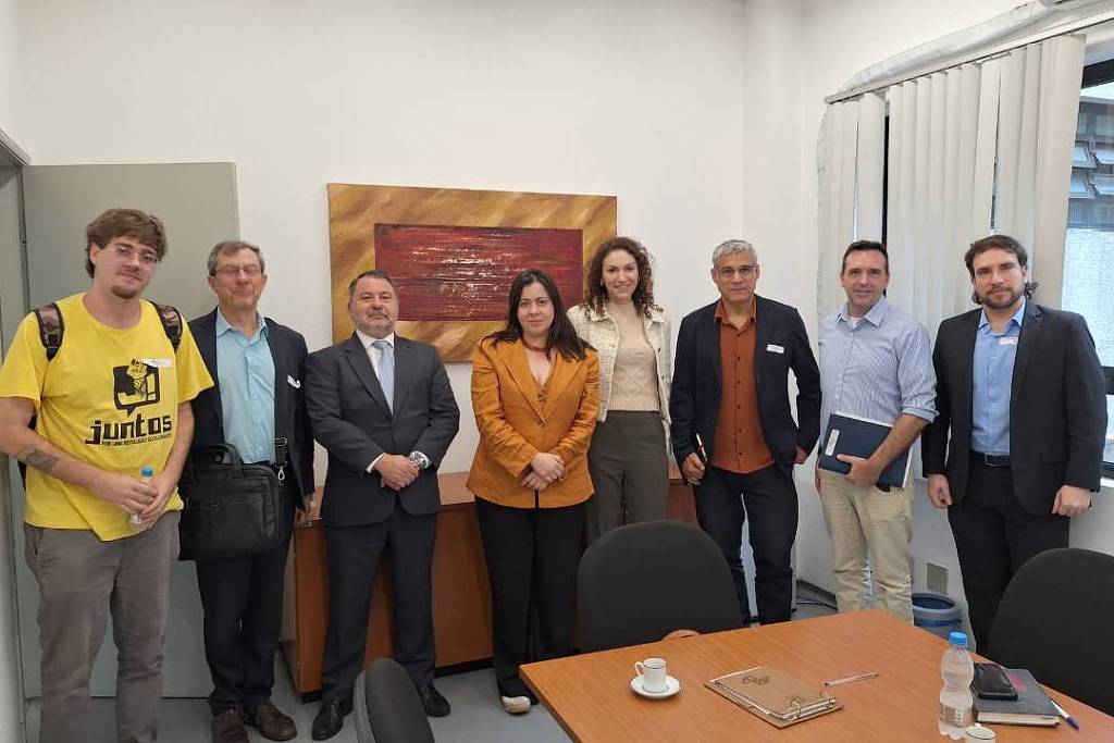 Deputada Repudia Ações de Bolsonaristas em Universidades Brasileiras – 02/10/2025 – Painel