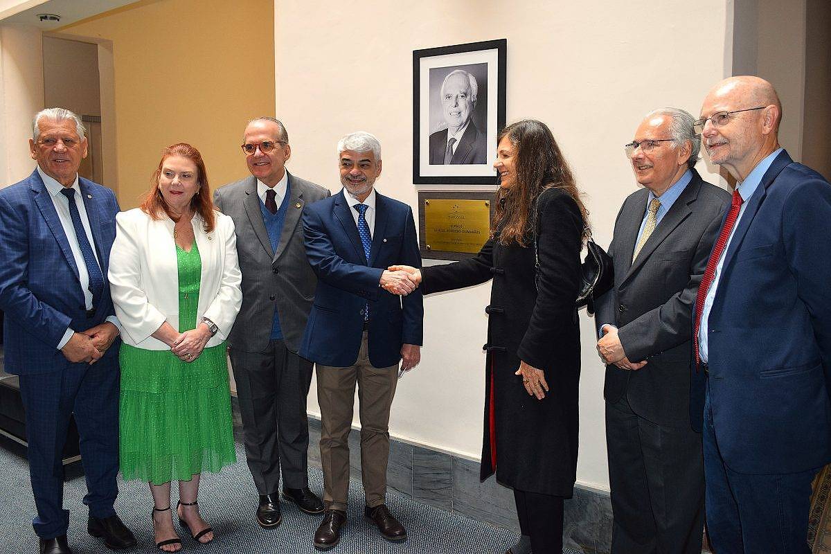 Mercosul Presta Homenagem ao Embaixador Samuel Pinheiro Guimarães em Evento Oficial