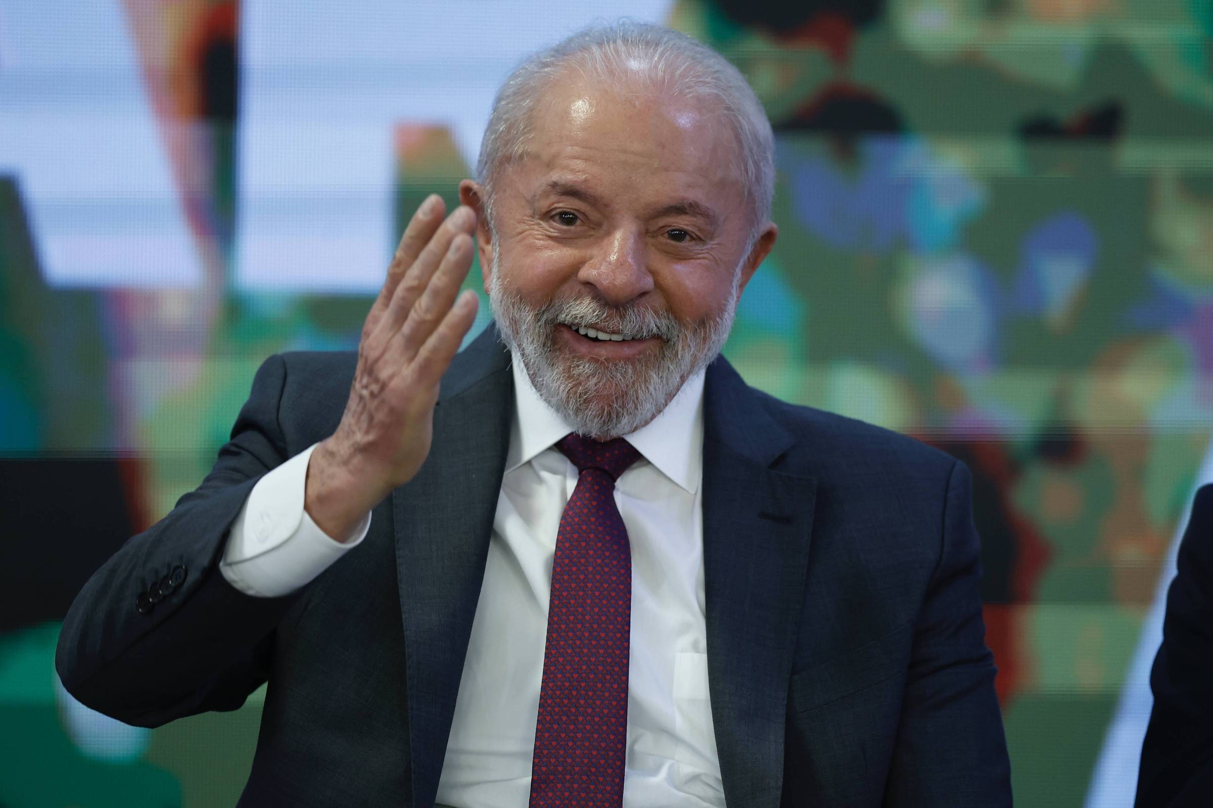 Pesquisa Genial/Quaest Revela que Avaliação Positiva de Lula é de 33% em Outubro de 2025