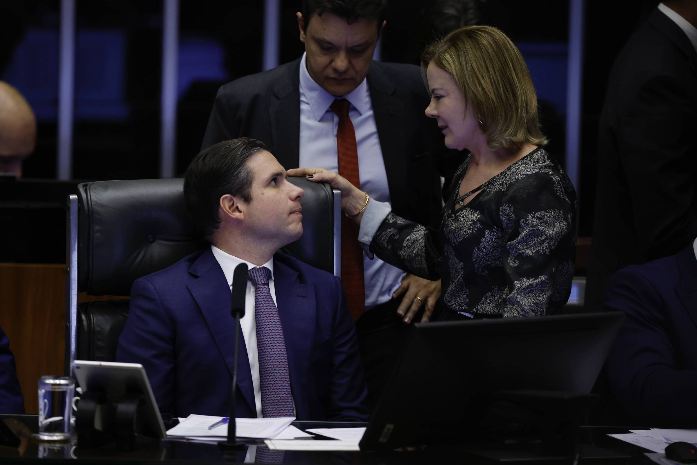 Após Queda de Medida Provisória, Gleisi Afirma Necessidade de Re composição Orçamentária – 09/10/2025 – Painel