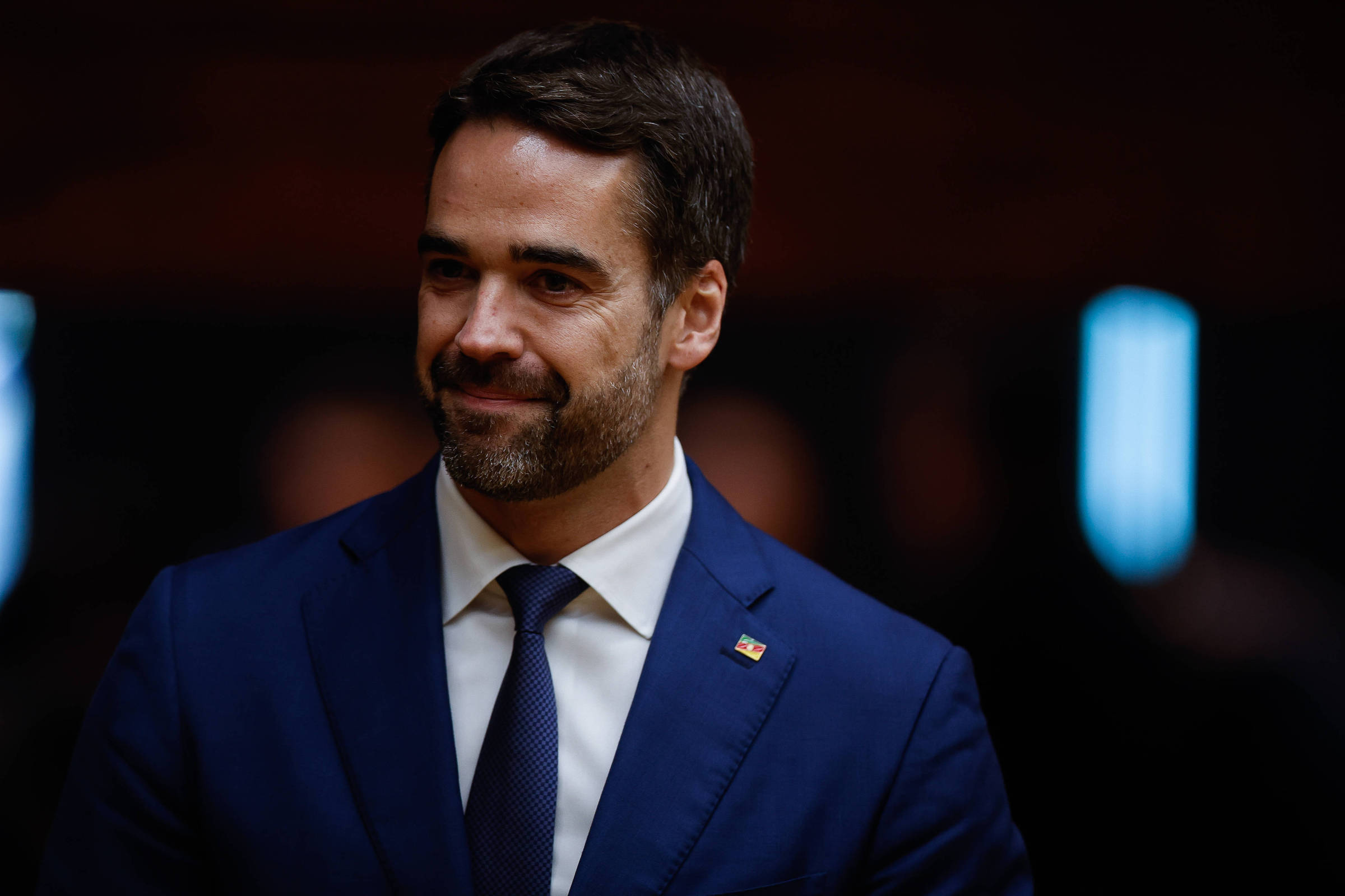 “Eduardo Leite Almeja Reconhecimento Nacional Durante a Sucessão Governamental no Rio Grande do Sul” – 19/10/2025 – Poder