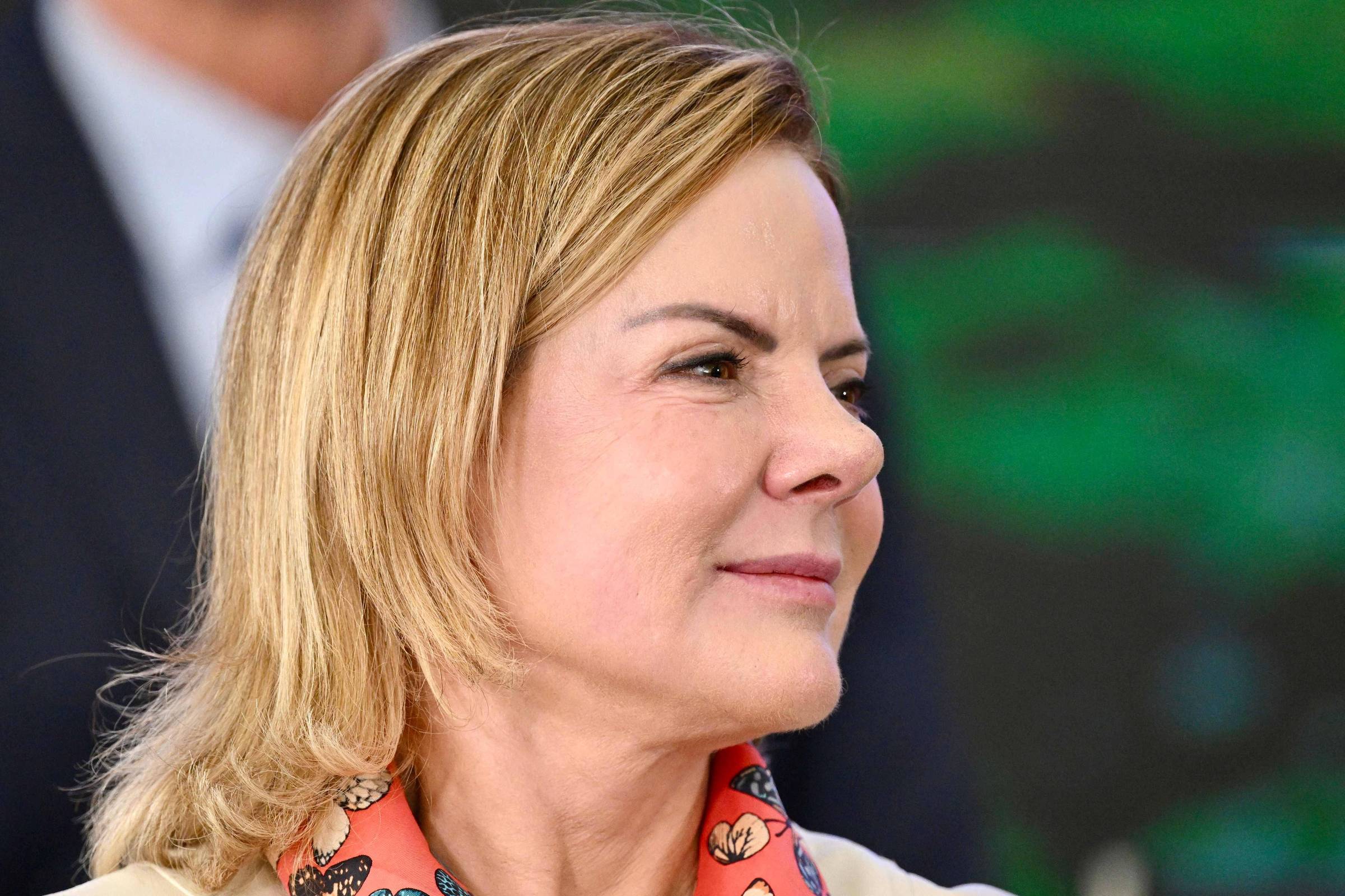 Gleisi Hoffmann Critica Taxa de Juros como Desconectada da Realidade e Um Obstáculo Econômico – 11/10/2025