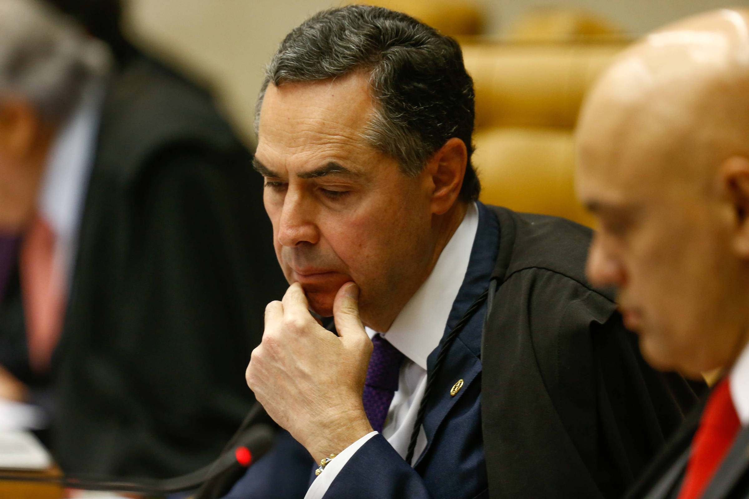 Barroso: De Defensor da Lava Jato a Conflitos com Bolsonaro – Análise Política em 17 de Outubro de 2025