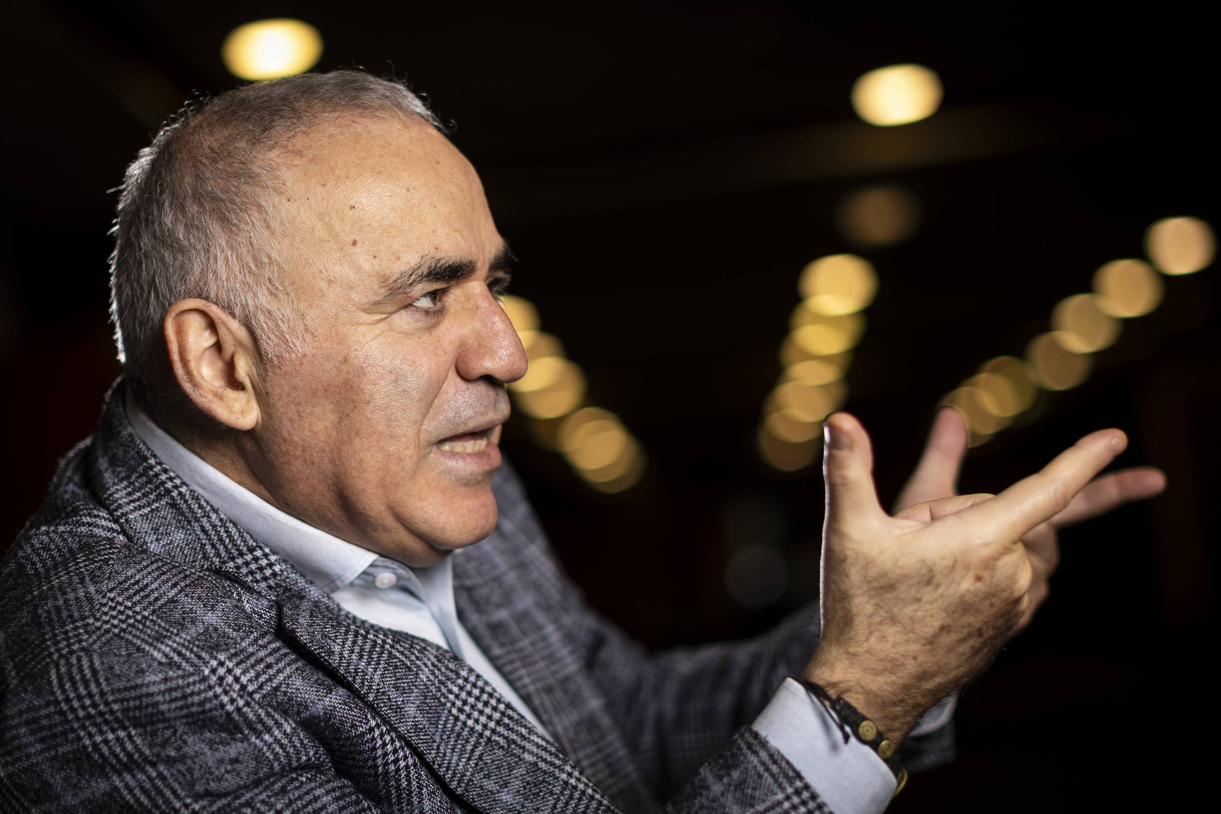 Kasparov derrota Anand mais uma vez em revanche pelo título mundial – 13/10/2025 – Esporte