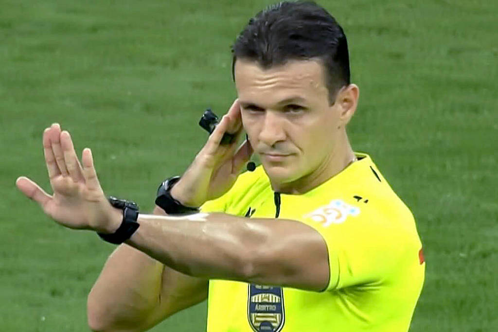 Árbitro de Vídeo Caio Max será avaliado em partida deste domingo – 18/10/2025 – O Mundo É uma Bola