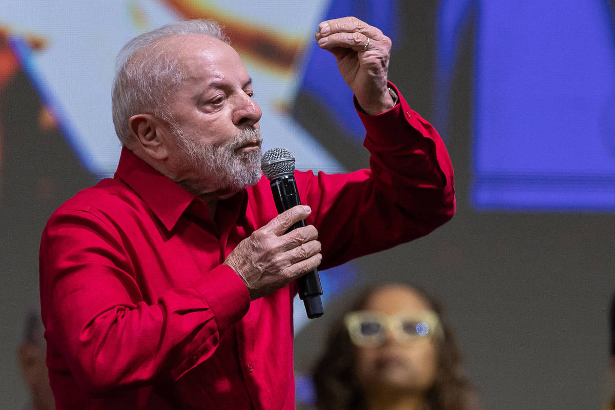 Lula Advocates for Increased Education Spending em 18 de Outubro de 2025