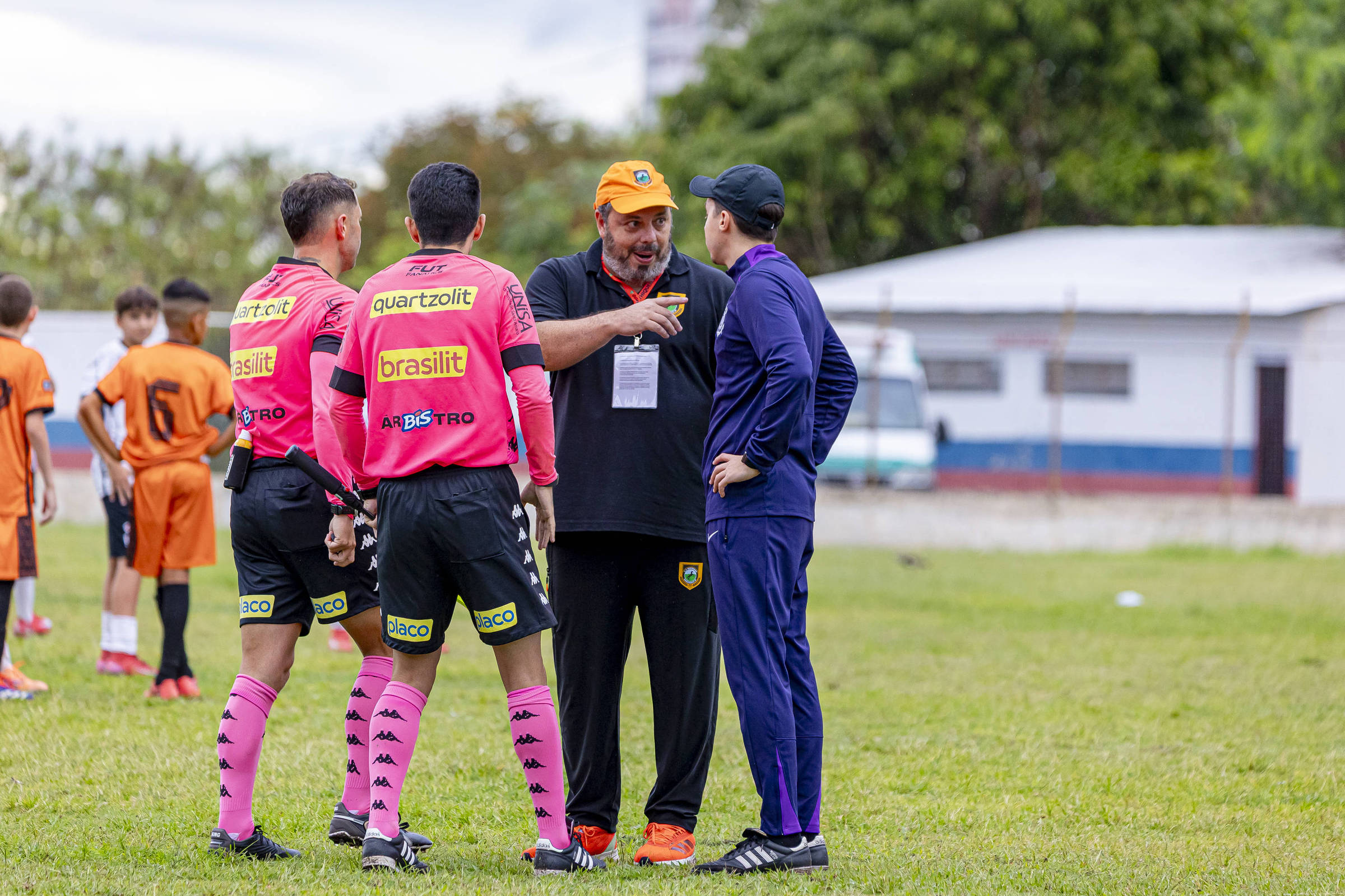 Racismo no Futebol Sub-12: Mãe Relata Crises de Choro do Filho Após Incidente – 23/10/2025 – Esporte