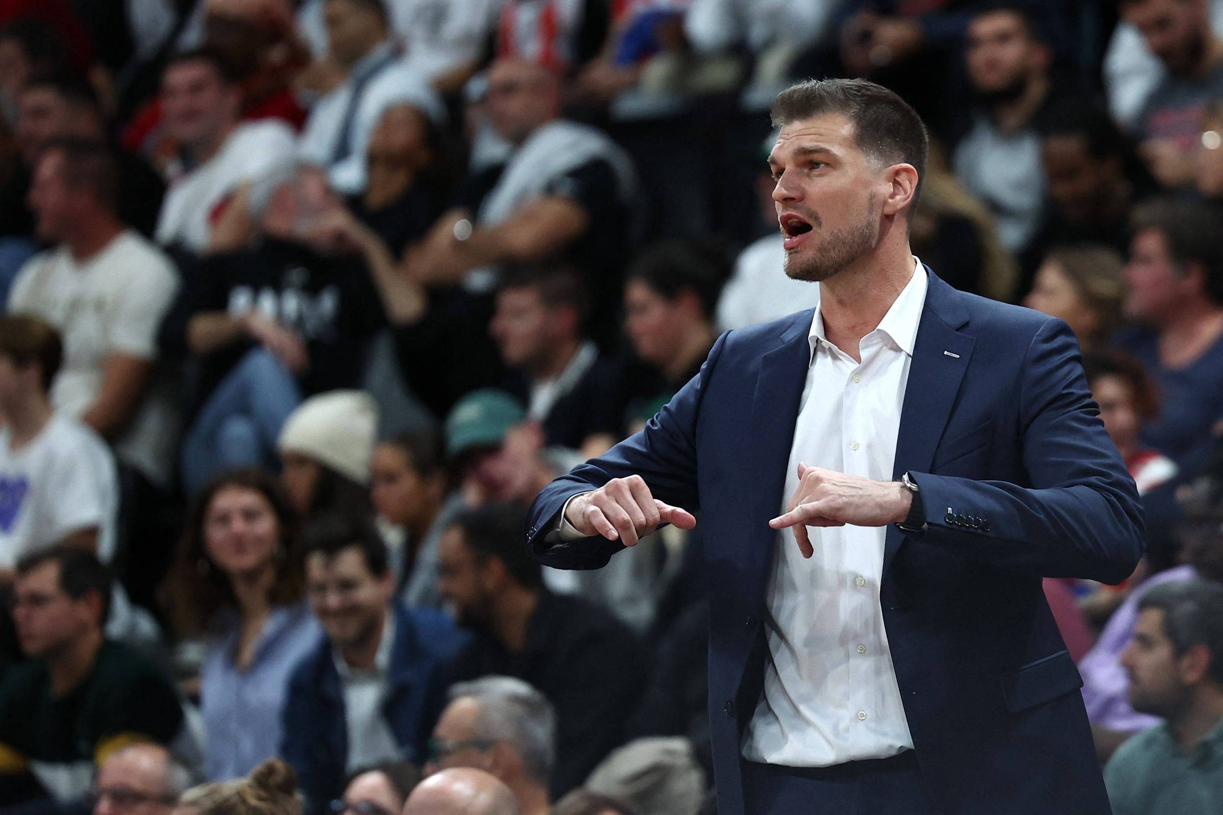 Tiago Splitter é o primeiro brasileiro a assumir cargo de técnico na NBA – 23/10/2025 – Esporte