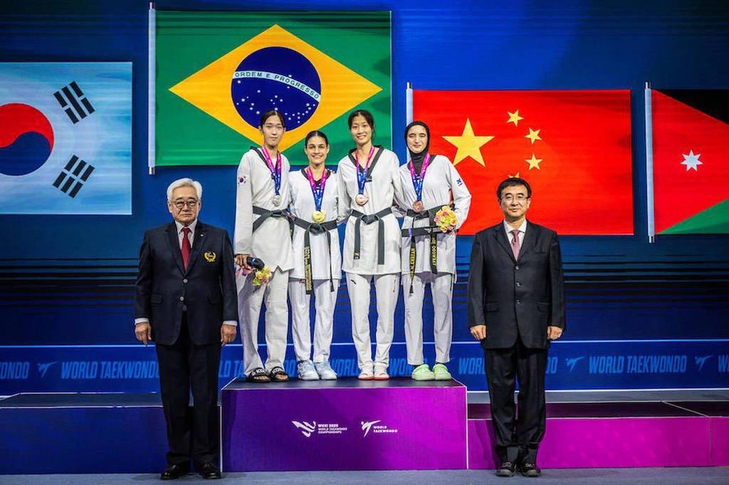 Maria Clara Pacheco é campeã mundial de taekwondo em 2025