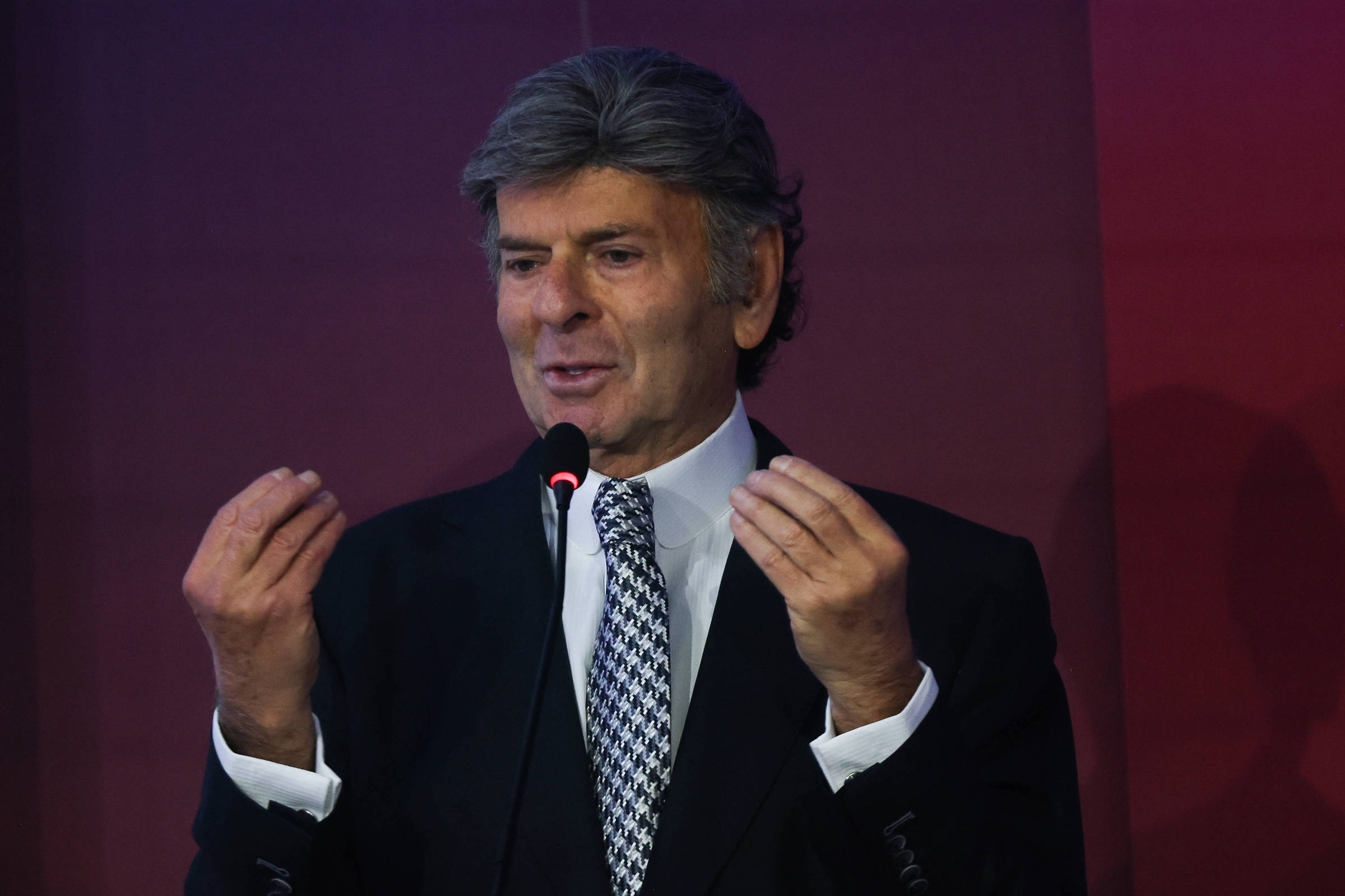 Decisão de Fux é Interpretada como Apoio ao Golpe: Análise Política em 25 de Outubro de 2025