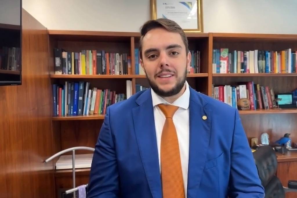 “Família Francischini Anuncia Apoio a Adversários de Sergio Moro nas Eleições de 2026” – 26/10/2025 – Painel