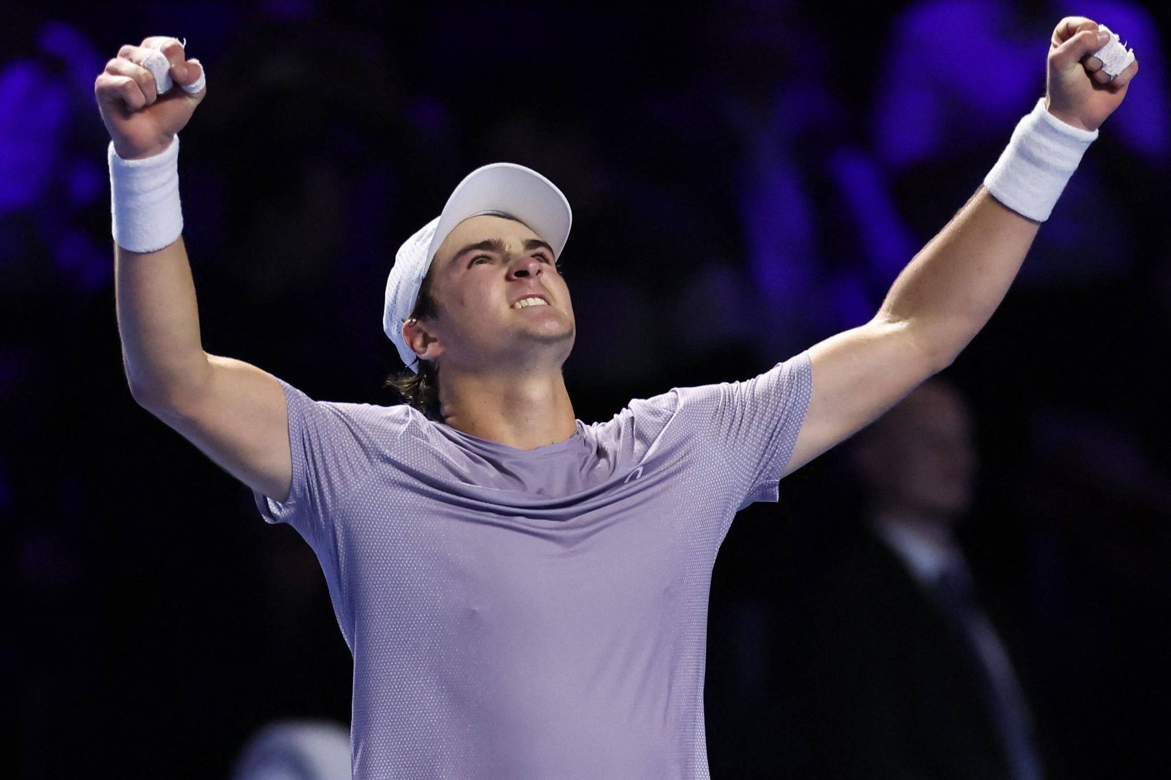 João Fonseca Renova a Empolgação nas Quadras de Tênis: O Segredo de Seu Sucesso – 25/10/2025 – Esporte