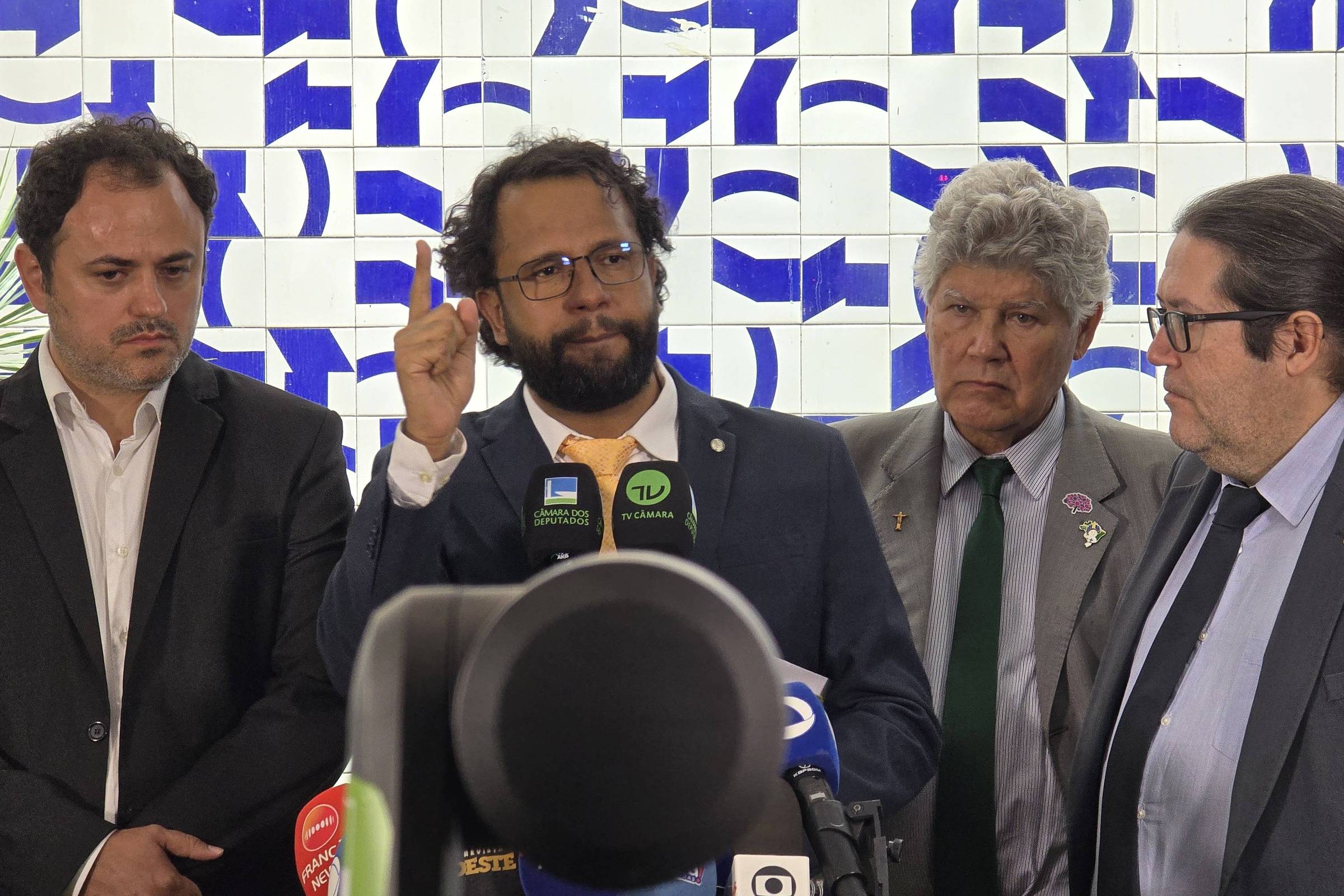 Esquerda Denuncia Ação Policial no Rio de Janeiro como Chacina e Massacre – 29/10/2025