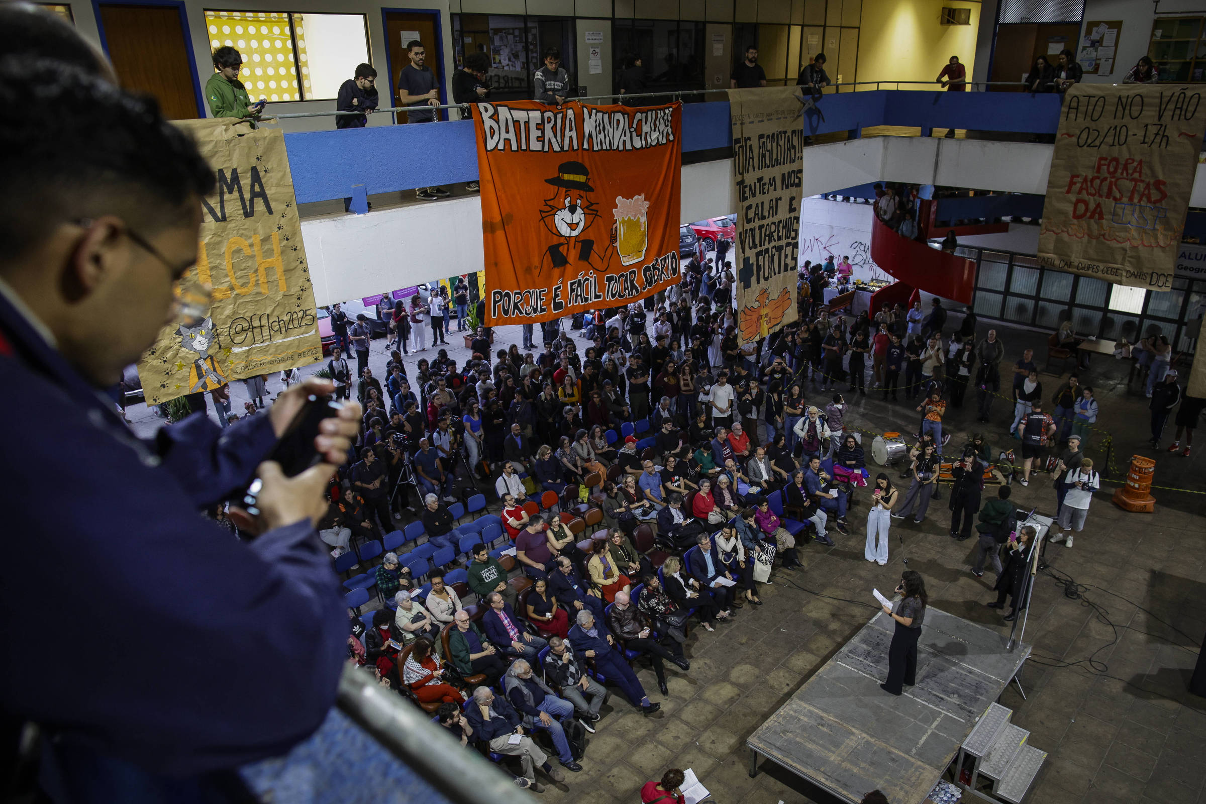 Intolerância na USP: Análise da Situação Política em 29 de Outubro de 2025