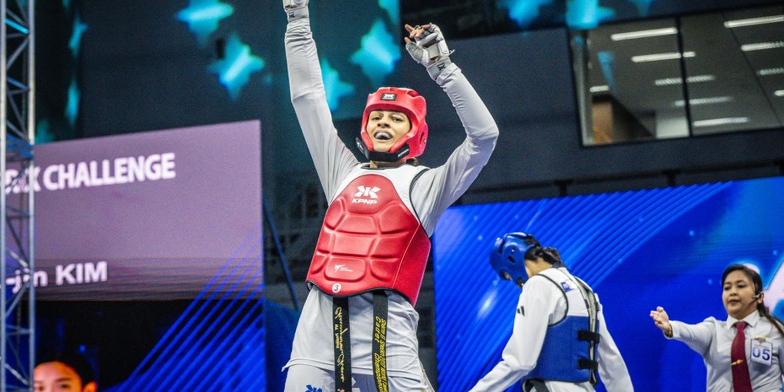 Maria Clara Pacheco conquista título mundial de taekwondo na China