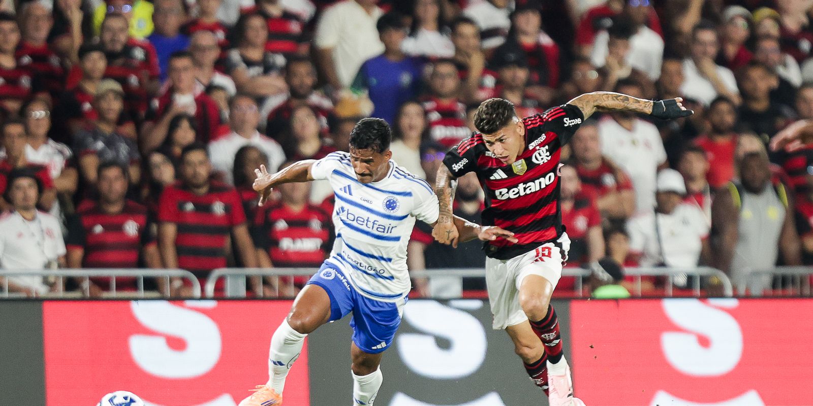 Campeonato Brasileiro: Flamengo e Cruzeiro ficam no empate em jogo disputado no Maracanã cheio