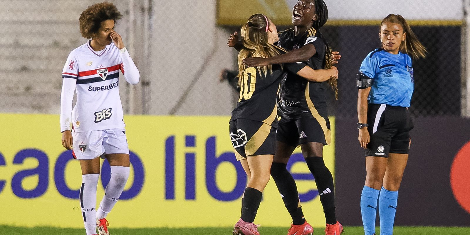 São Paulo é derrotado e enfrenta dificuldades na Libertadores Feminina