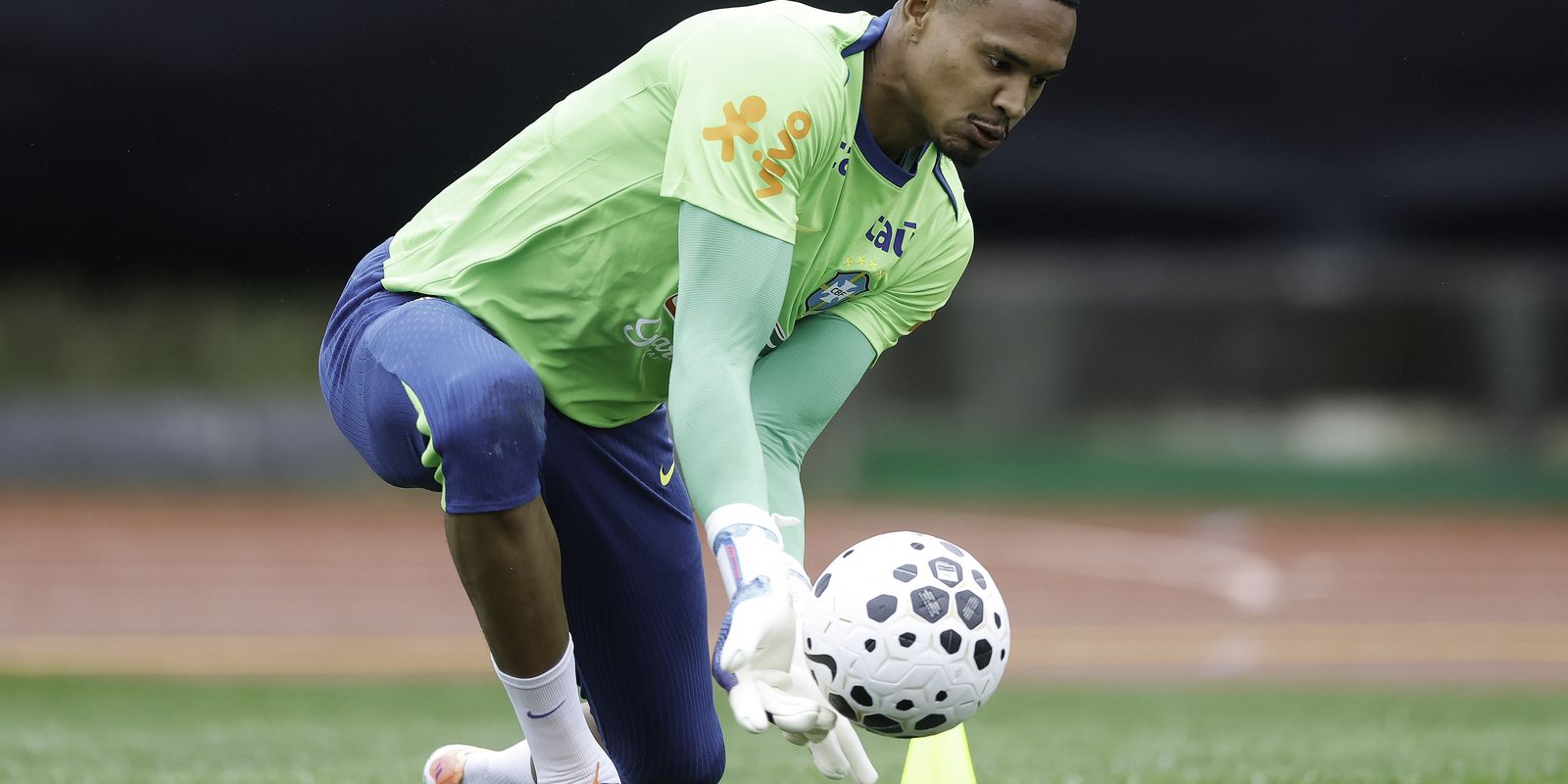 Goleiro John considera convocação para a seleção um sonho realizado