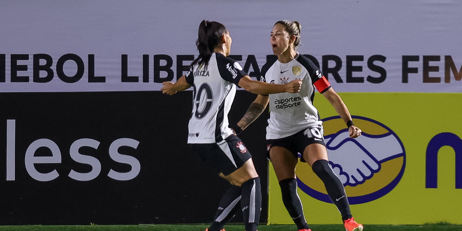 Libertadores Feminina: Corinthians derrota Santa Fe e avança na competição