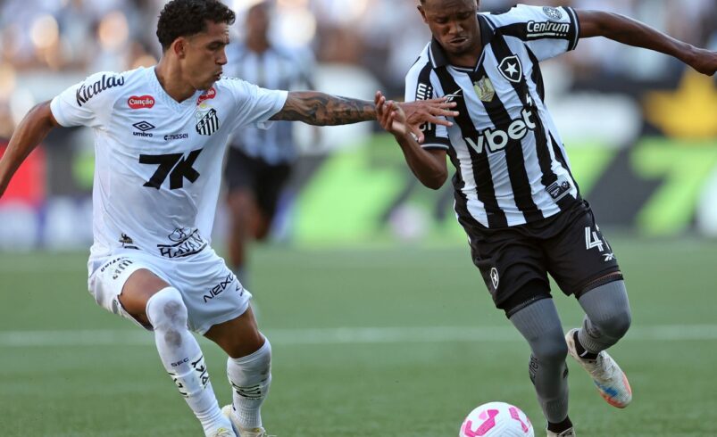 Botafogo e Santos empatam em jogo emocionante no Rio após Botafogo liderar duas vezes