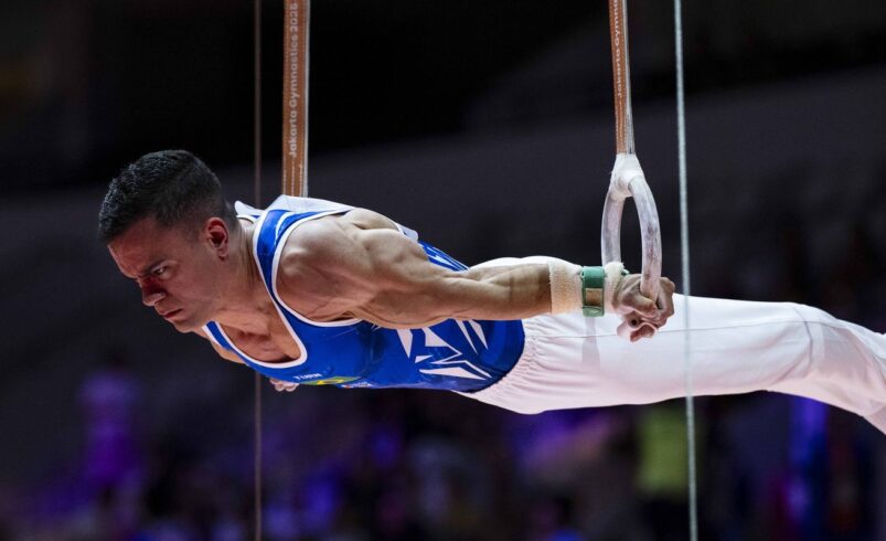 Caio Souza alcança o top 10 no individual geral do Mundial de Ginástica