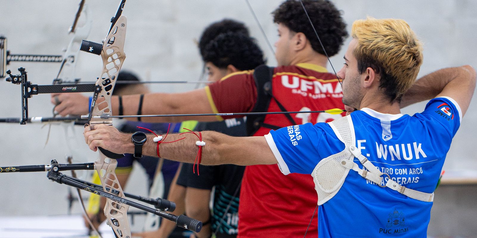 Fabio Klier conquista medalha de ouro no tiro com arco na estreia da modalidade nos Jogos Universitários Brasileiros (JUBs)