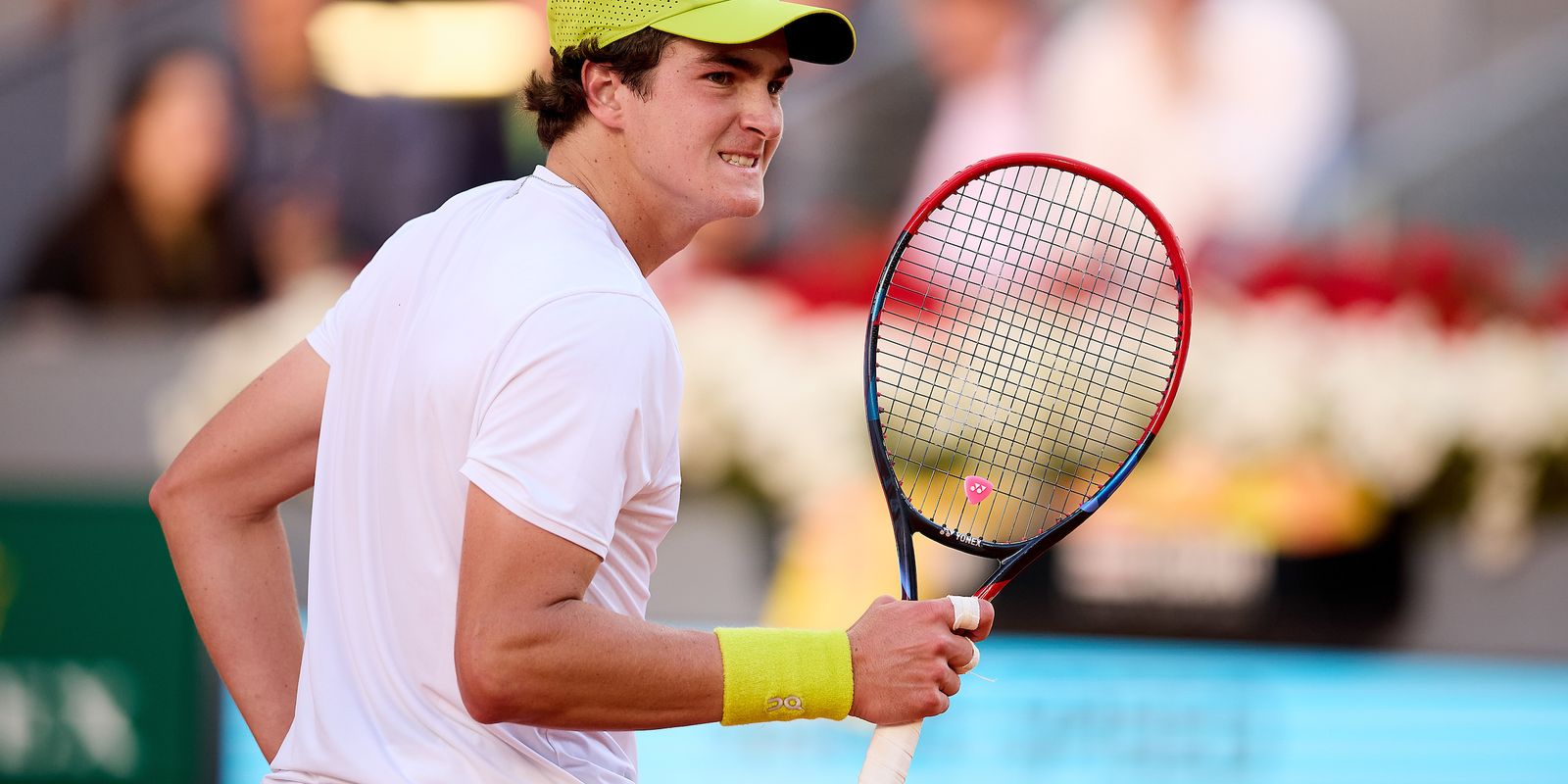 João Fonseca avança para a primeira semifinal do ATP 500 após desistência de adversário no terceiro set