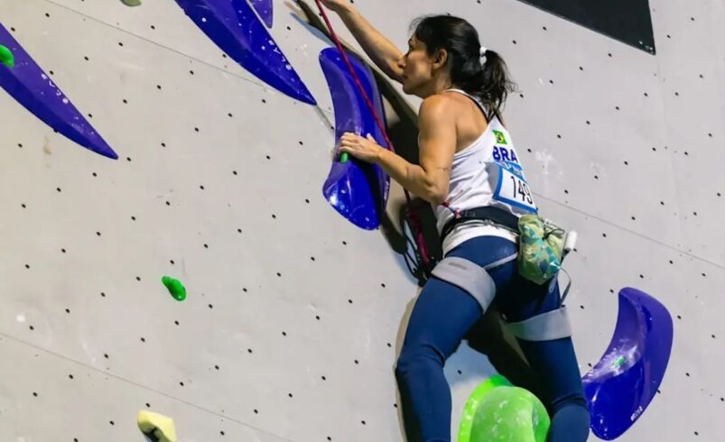 Marina Dias conquista medalha de ouro na etapa de Laval da Copa do Mundo de Paraescalada