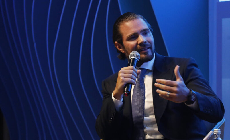 Ministro com Laços no Setor Financeiro Pode Julgar Caso de Banqueiro: Análise Política – 19/11/2025