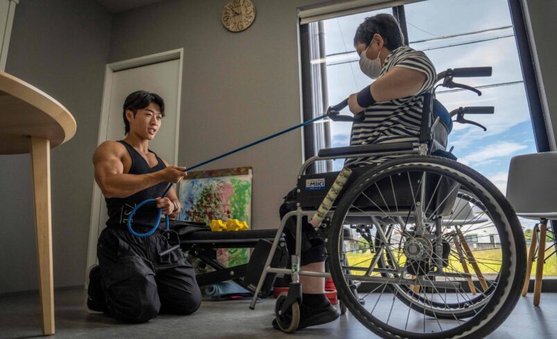 Fisiculturistas no Japão atuam como cuidadores de idosos em nova função – 02/11/2025 – Esporte