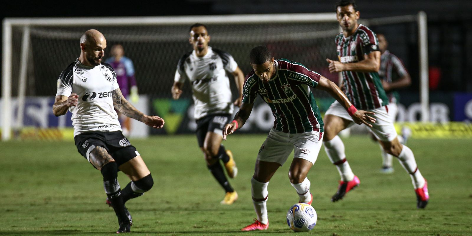 Nacional exibe duelo entre Ceará e Fluminense neste domingo