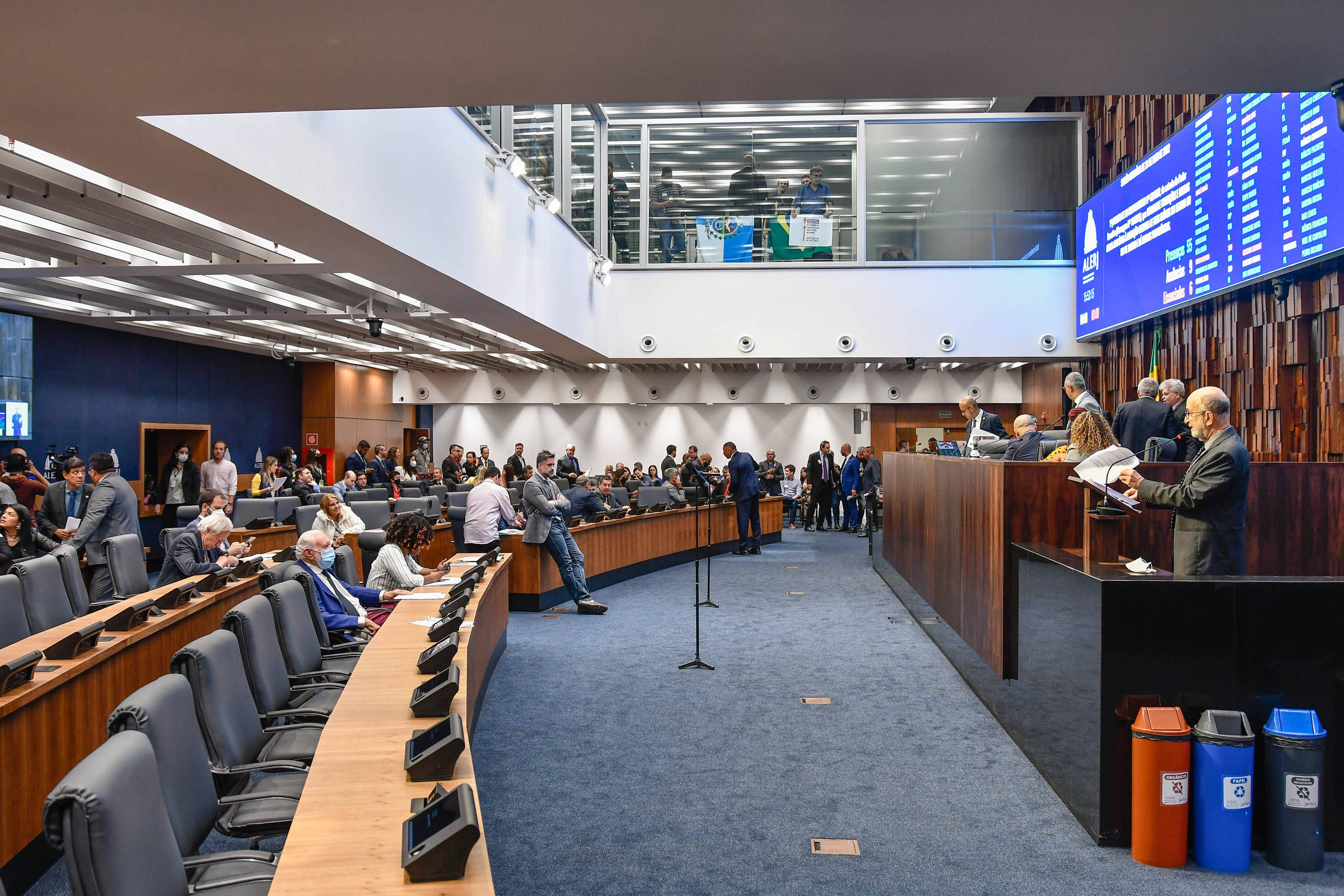 Nova Lei no RJ Organiza Judiciário e Introduz Penduricalhos – 16/09/2025 – Poder