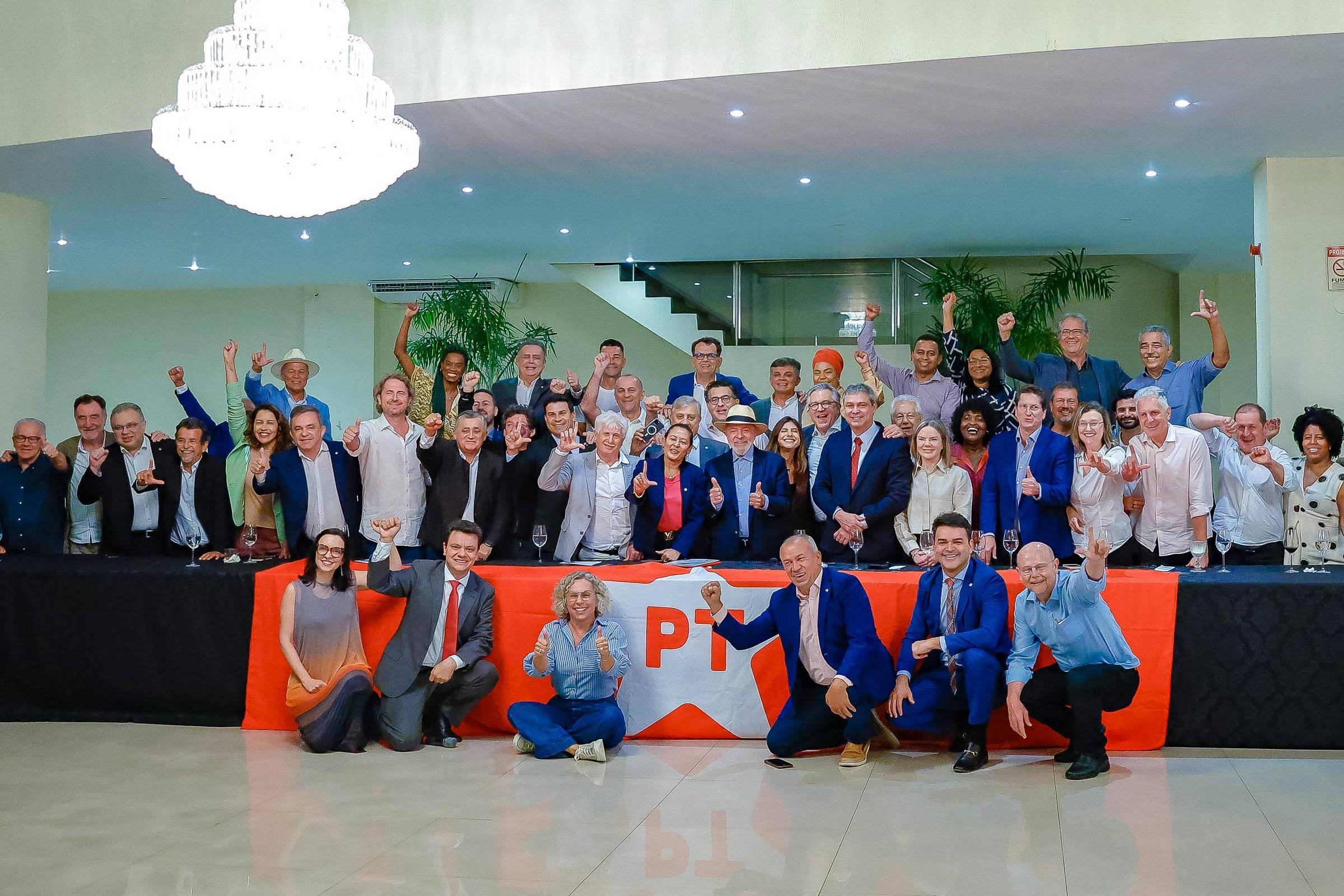 Divisão na PEC da Blindagem Coloca Ala Majoritária do PT em Xeque – 17/09/2025 – Painel