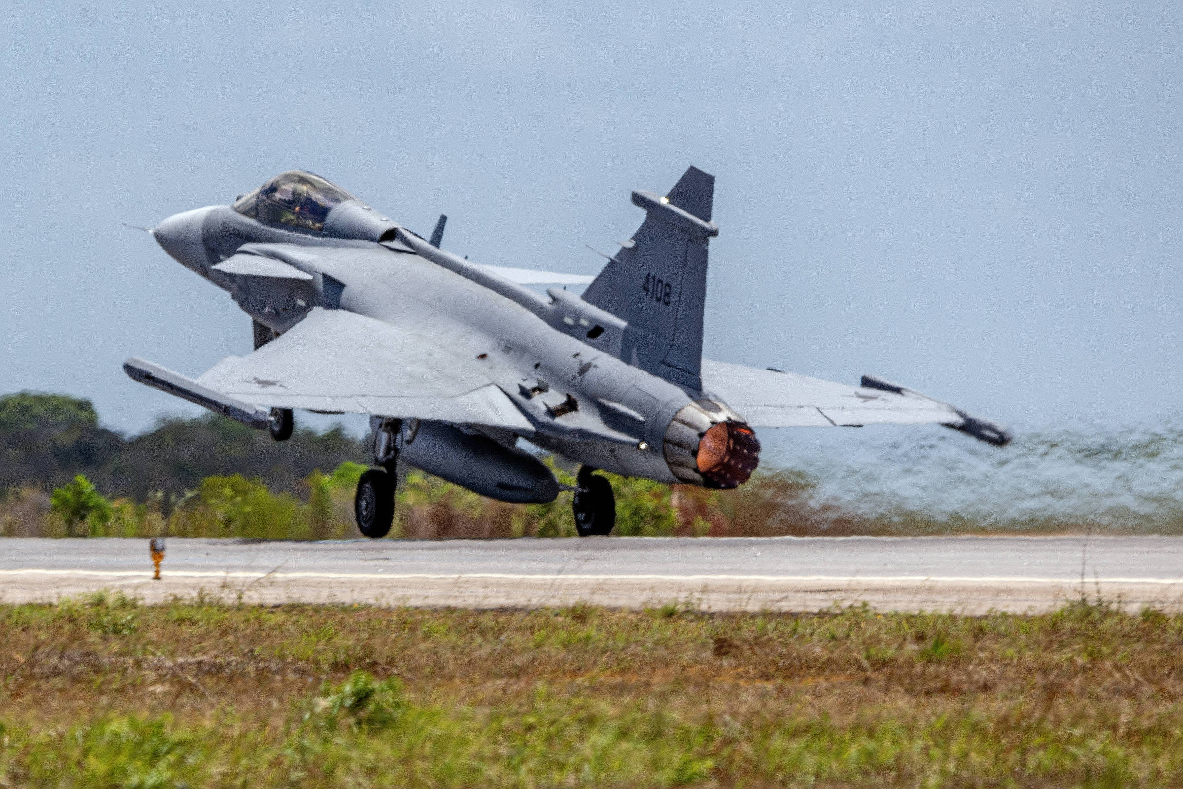 Brasil avalia aquisição de Gripen usado para garantir operações da FAB e evitar apagão – 18/09/2025 – Poder