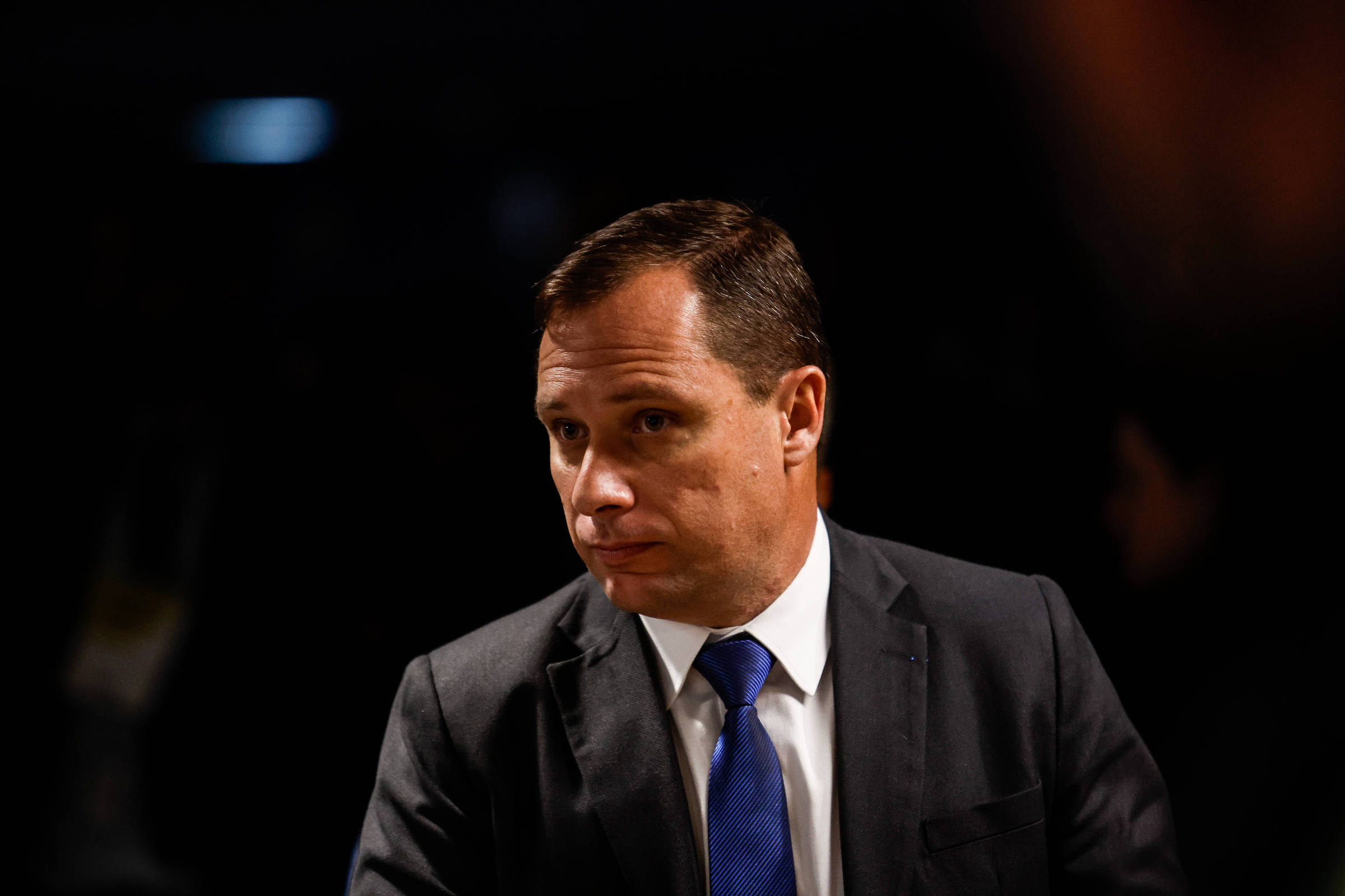 Mauro Cid sob Regime Aberto: Possibilidades de Viagens e Participação em Eventos Sociais – 12/09/2025 – Poder