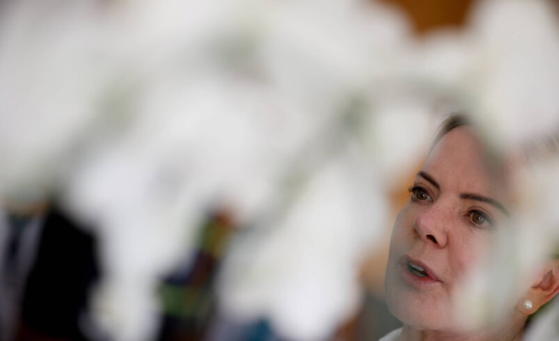 Gleisi Hoffmann Propõe Redução de Penas para os Envolvidos nos Eventos de 8 de Janeiro de 2023 – 14/09/2025 – Poder